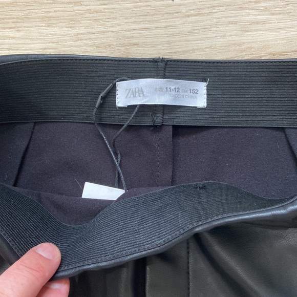 BNWT Zara faux leather black elastic waist with leg zippers youth size 11-12 - Picture 3 of 8